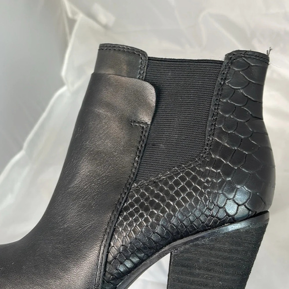 ALDO Western Snake Pattern Ankle Boots Black Genuine Leather Pull-On Size 6 - Picture 3 of 11